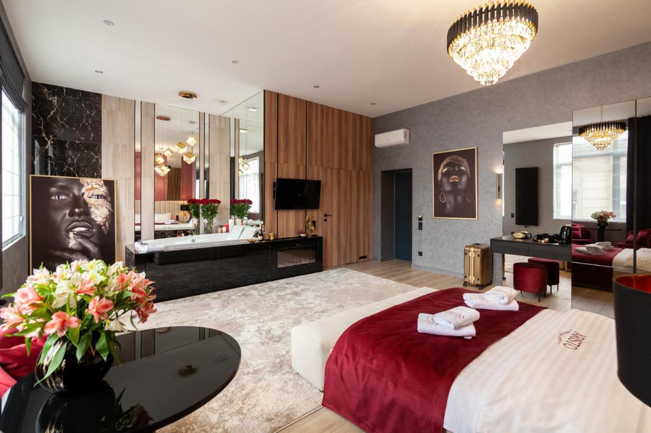Aristo Jacuzzi Hotel Лвив Екстериор снимка